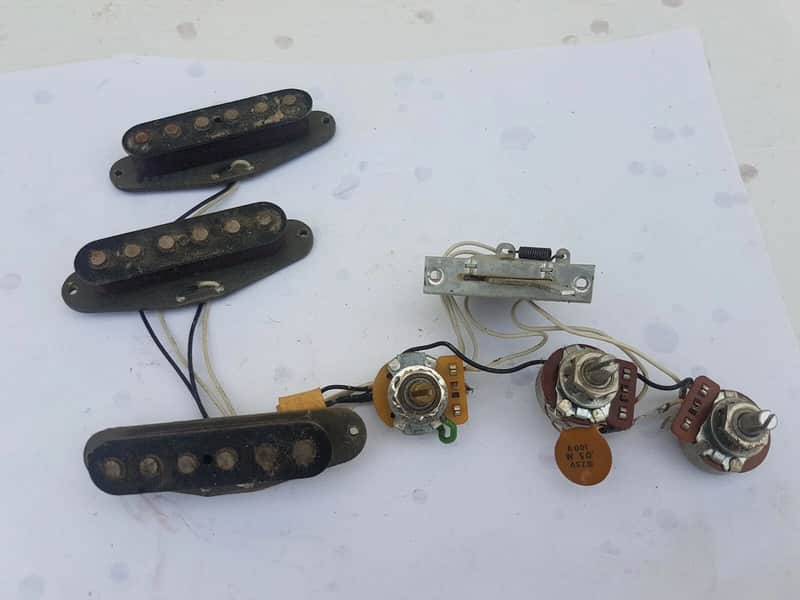 1978 FENDER STRATOCASTER PICKUPS & POTS / HARNESS image 1