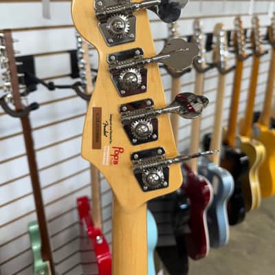 Squier Classic Vibe '60s Jazz Bass - Tahitian Coral - B Stock image 5