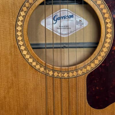 Garrison G25 Dreadnought Acoustic Guitar with extras image 3