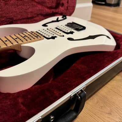 Ibanez PGM301-WH 2008 Paul Gilbert Signature with Maple / Walnut Neck 2005 - 2008 - White image 12