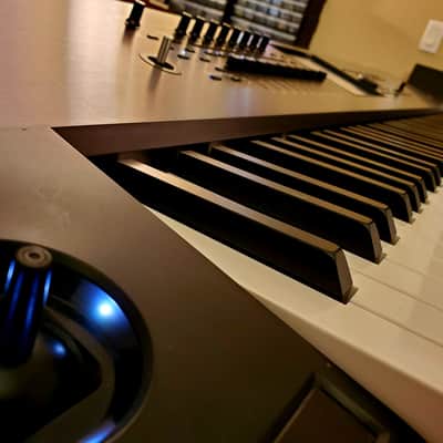 MUST SEE!!! KORG KRONOS X 88 FULLY SERVICED AND IN AMAZING CONDITION! image 9