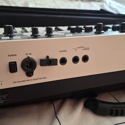 Roland SH-01 GAIA 37-Key Digital Synthesizer 2010 - 2012 - White image 8