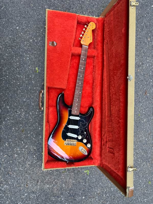 1996 Fender Stevie Ray Vaughan Stratocaster with Pau Ferro Fretboard 1992-1999 - 3-Color Sunburst image 1
