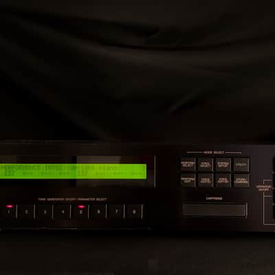 Yamaha TX802 FM Tone Generator (DX7 Rackmount Multitimbral Synthesizer) Digital FM 1986