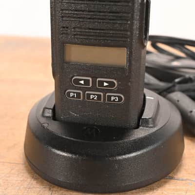 Motorola CP185 Portable Two-Way Radio with PMLN5228A Charger CG01WGE image 3