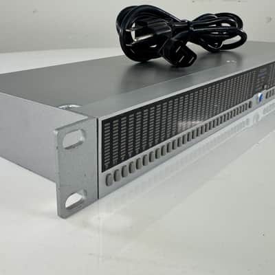 Alesis DEQ830 Programmable Digital Graphic Equalizer image 2