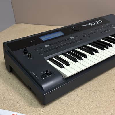 Roland DJ-70 Sampling Workstation 1992 - 1996 - Black image 2