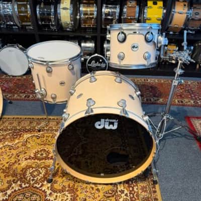 DW Collectors - Satin oil white wash image 2