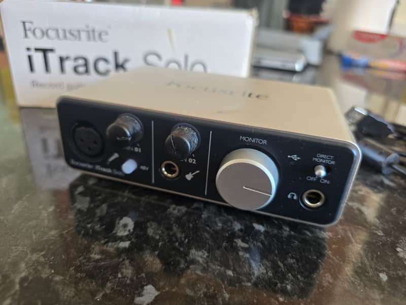 Focusrite iTrack Solo Lightning Audio Interface 2010s - Silver imagen 1