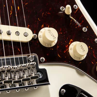 Fender American Professional II Stratocaster Olympic White image 8