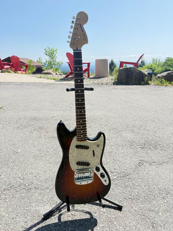 Fender American Performer Mustang with Rosewood Fretboard
