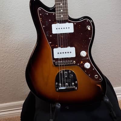 Fender Classic Player Jazzmaster Special with Rosewood Fretboard 2009 - 2017 - 3-Color Sunburst image 3