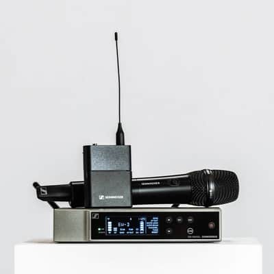 Sennheiser EW-D ME2/835S Combo Wireless System-R1-6 Band *USA Small Business* image 2