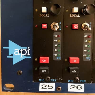 API Rack mit 12 Vintage API 212 Micpres image 11