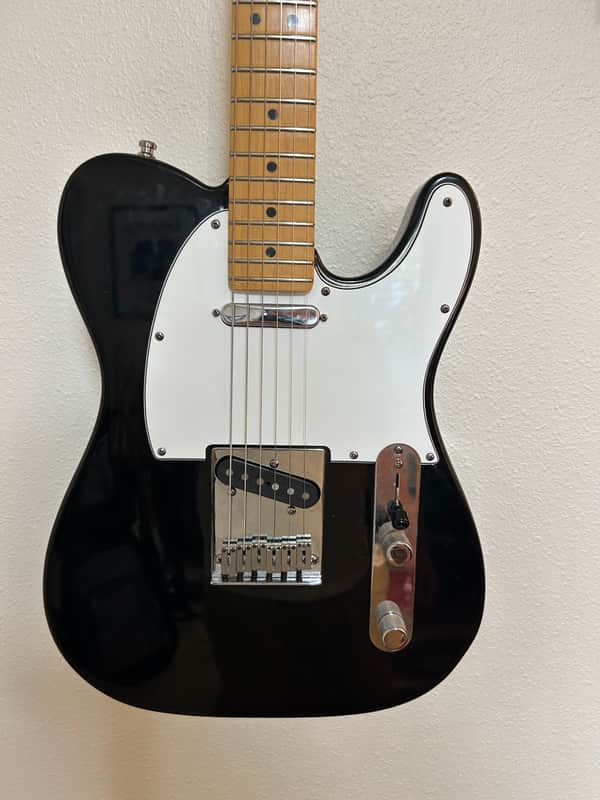 Fender American Series Telecaster with Maple Fretboard