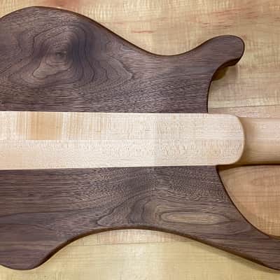 Rickenbacker  4003SW/5 5-String Bass Walnut image 5