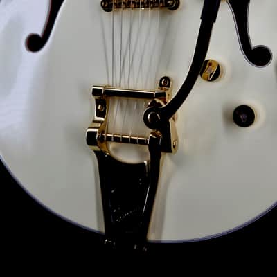 Gretsch FALCON™ CENTER BLOCK LTD DOUBLE-CUT WITH STRING-THRU BIGSBY 2025 - Vintage White image 4