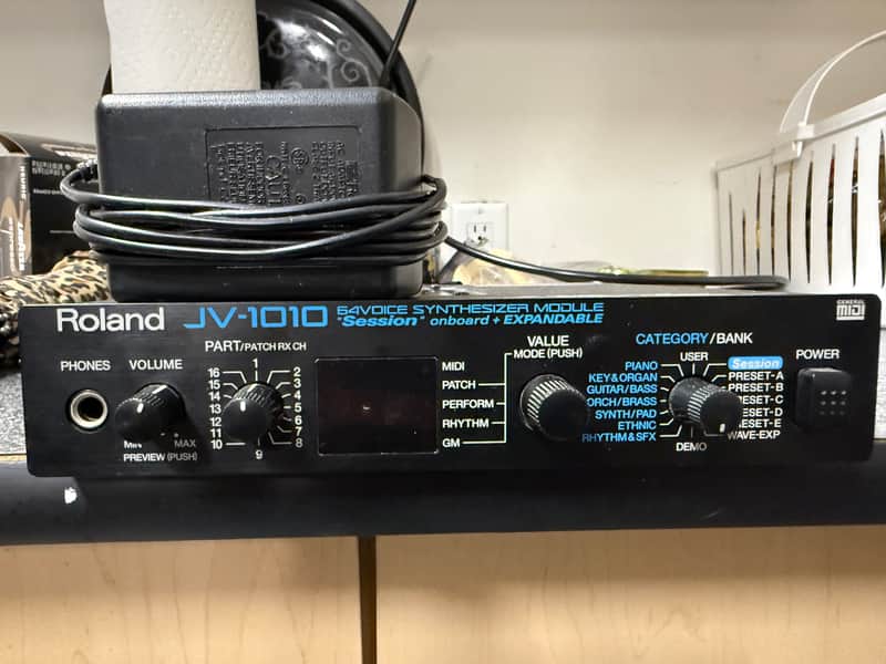 Roland JV-1010 64-Voice Synthesizer Module | Reverb