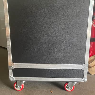 Ampeg SVT-212AV Bass Cabinet with Road Case and extra grille image 2