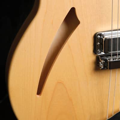 Rickenbacker 330 Mapleglo Semi-Hollow Electric Guitar 2024 Pre-Owned image 8