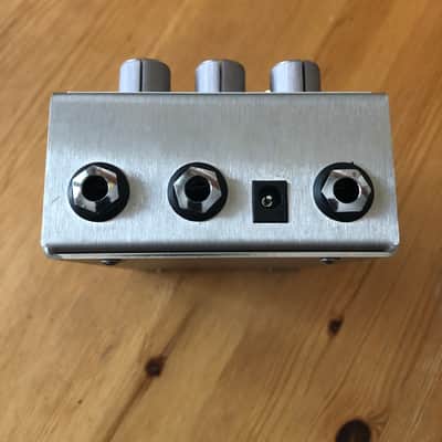Origin Effects MAGMA57 Amp Vibrato and Drive 2020 - Silver image 3