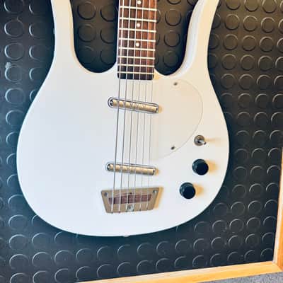 Jerry Jones Baritone / 6 String Bass 88-90 - White image 3