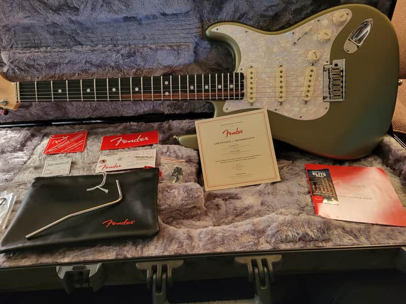 Fender stratocaster american elite 2018 - satin jade green pearl metallic image 1