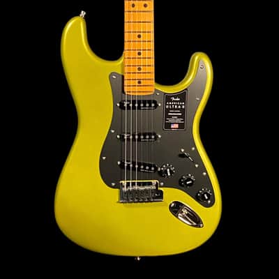 Fender American Ultra II Stratocaster Maple Fingerboard - Solar Flare image 2