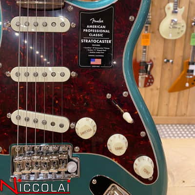 Fender American Professional Classic Stratocaster, Rosewood Fingerboard, Faded Sherwood Green Metallic image 2