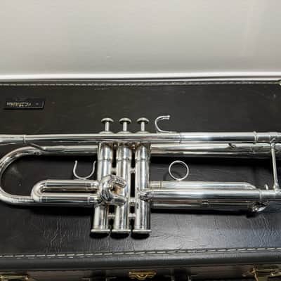 Yamaha YTR-6345S - Professional Bb Trumpet - Silver-plated w/ Case & MP image 4