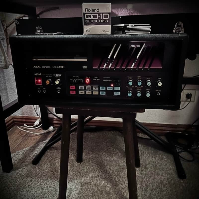 Akai S612 MIDI Digital Sampler 1985 - Black imagen 1