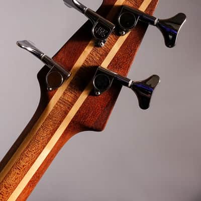 Peavey Zephyr 4 String NTB Neck Through Bass Guitar Bubinga/Maple/Mahogany image 10
