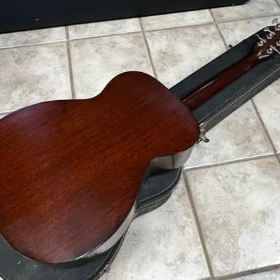 1933 CF Martin 0-18 Parlor Guitar Sunburst w case image 7