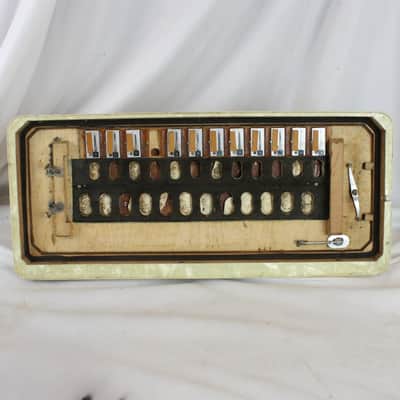 Accordion Part - Decorative Beige Pearl Italian Bass Section for Accordion (18" x 7.75" x 4") image 2