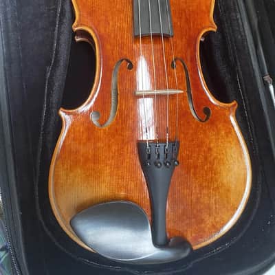 Mint Open Box Krutz 400 Series Step-Up 16" Viola, model A640; with Case, Bow, Rosin image 8
