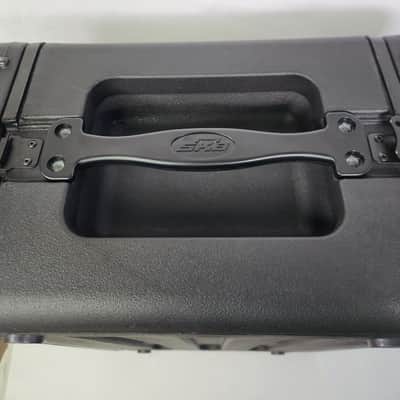 SKB 1SKB-R4S Roto-Molded Shallow 4U Rack Case image 2