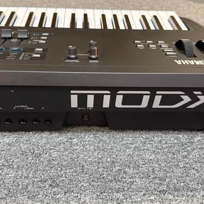 Yamaha MODX8 88-Key Synthesizer Workstation – Excellent Condition – Includes Official Wheeled Soft Case ($499 Value) image 14