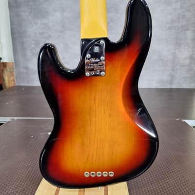 Fender American Professional II Jazz Bass V with Rosewood Fretboard 2020 - Present - 3-Color Sunburst 9.5 pounds image 6