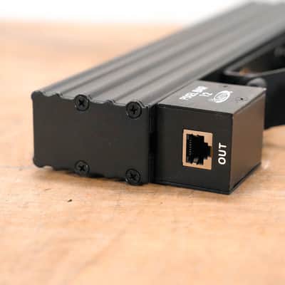 Elation Pixel Bar 12 LED Fixture (12 LEDs) CG01MA2 image 4