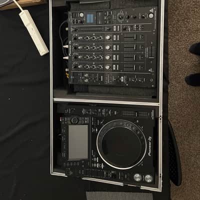 Pioneer 2 CDJ Nexus 2 & 1 DJM 900 nexus 2 2010S image 4
