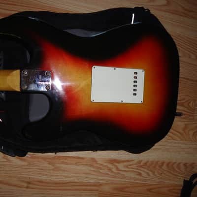 PENCO STRATOCASTER COPY MIJ 1970S 3-Color Sunburst image 4