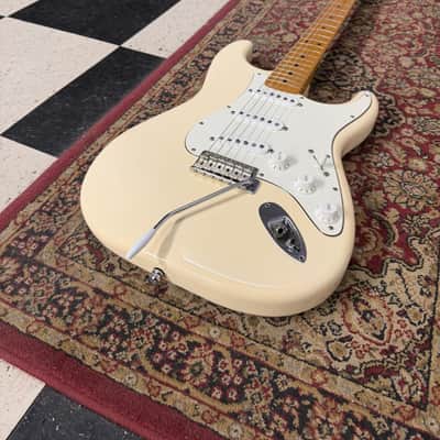 Fender Jimi Hendrix Artist Series Signature Stratocaster 2015 - Present - Olympic White