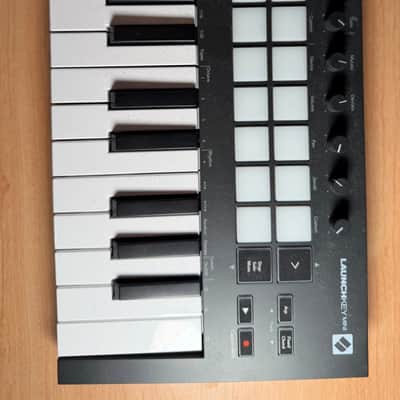 Novation Launchkey Mini 2025 - Black image 5