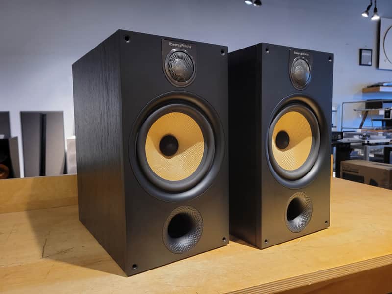 Bowers & Wilkins B&W 685 S2 Bookshelf Speakers in Black w/ | Reverb