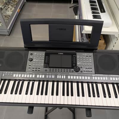 Yamaha PSR-S770 61-Key Arranger Workstation 2010s - Black