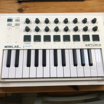 Arturia MiniLab MkII 25-Key MIDI Controller 2017 - Present - White
