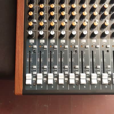 TASCAM Model 16 Multitrack Recorder / Mixer / Audio Interface 2019 - Present - Black with Wood Cheeks image 7