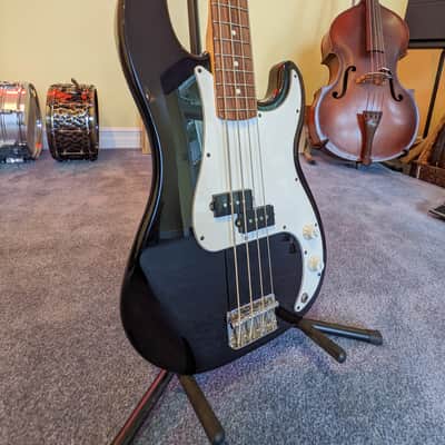 Squier Mexican P Bass 1998 Gloss Black image 2
