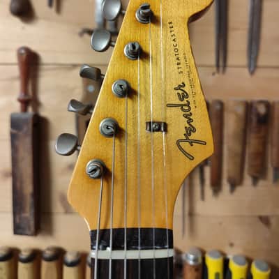 Fender Stratocaster - John Cruz '61 Reissue - Olympic White over Sunburst Hvy Relic - 2017 image 12