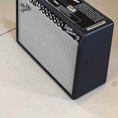 Fender 65 Deluxe Reverb image 2